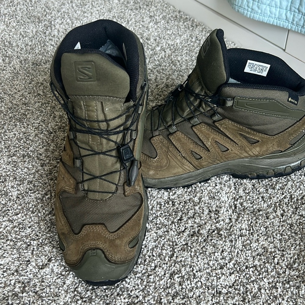 Men’s work boots